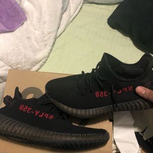 Bred yeezy boost 350 V2